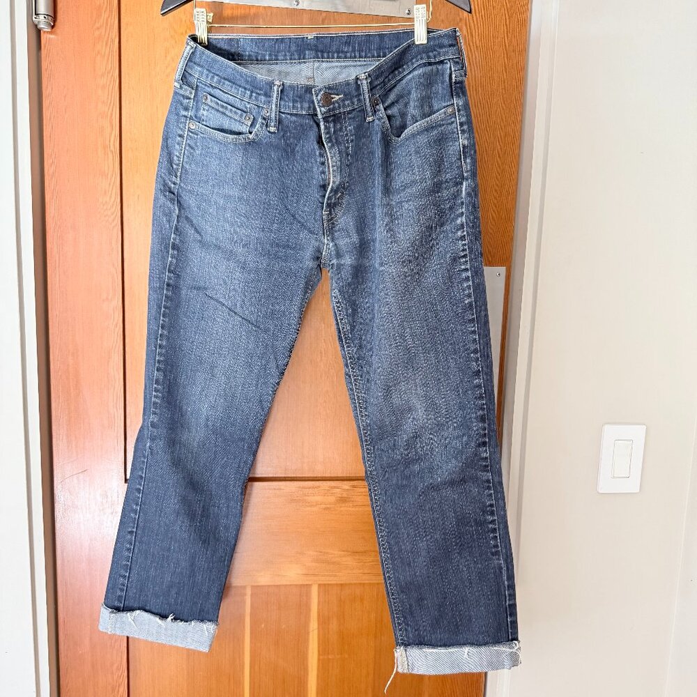 Levi’s Straight‑Leg Jeans – Medium Wash